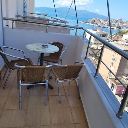 Marina Apartment Sarande Bagian luar foto