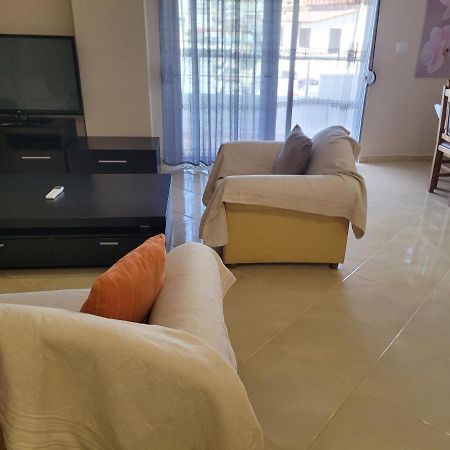 Marina Apartment Sarande Bagian luar foto