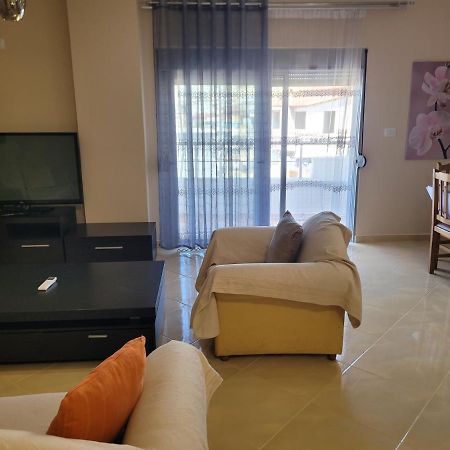 Marina Apartment Sarande Bagian luar foto