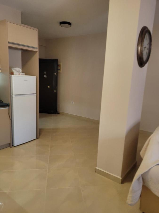 Marina Apartment Sarande Bagian luar foto