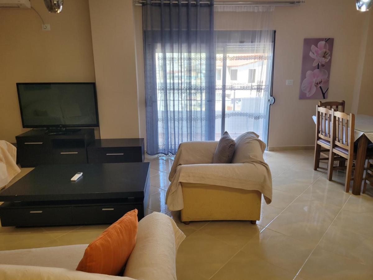 Marina Apartment Sarande Bagian luar foto