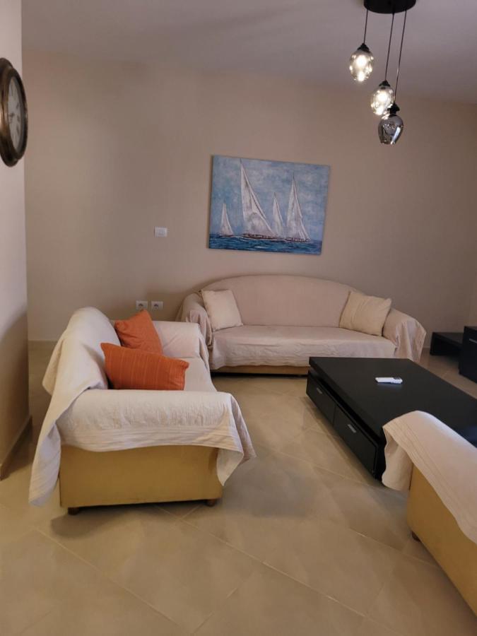 Marina Apartment Sarande Bagian luar foto