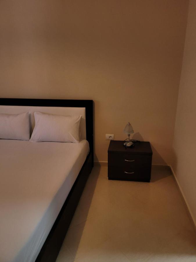 Marina Apartment Sarande Bagian luar foto