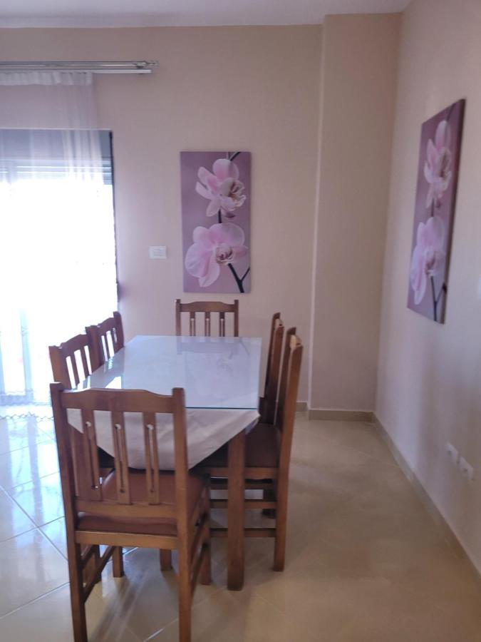 Marina Apartment Sarande Bagian luar foto