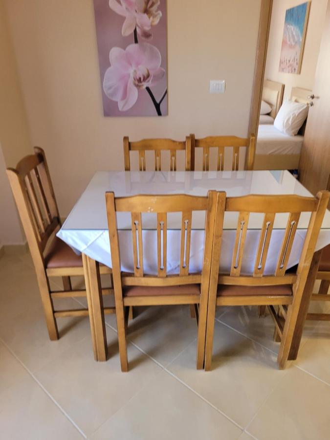 Marina Apartment Sarande Bagian luar foto