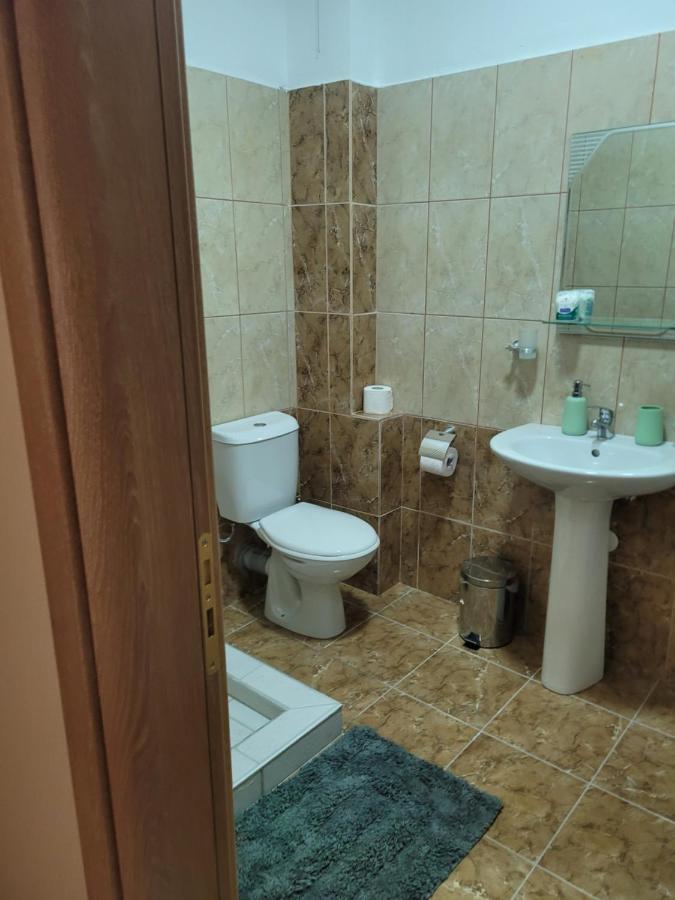 Marina Apartment Sarande Bagian luar foto