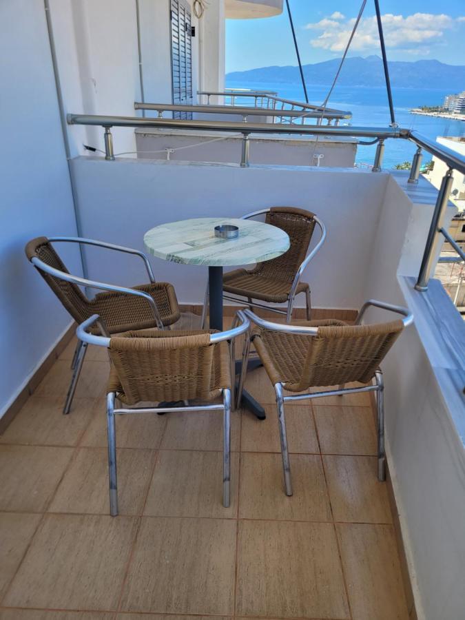 Marina Apartment Sarande Bagian luar foto